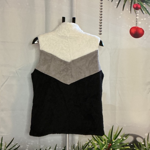 CBRAND Vest - Picture 2 of 2
